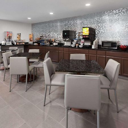 Microtel Inn By Wyndham Джейнсвил Екстериор снимка