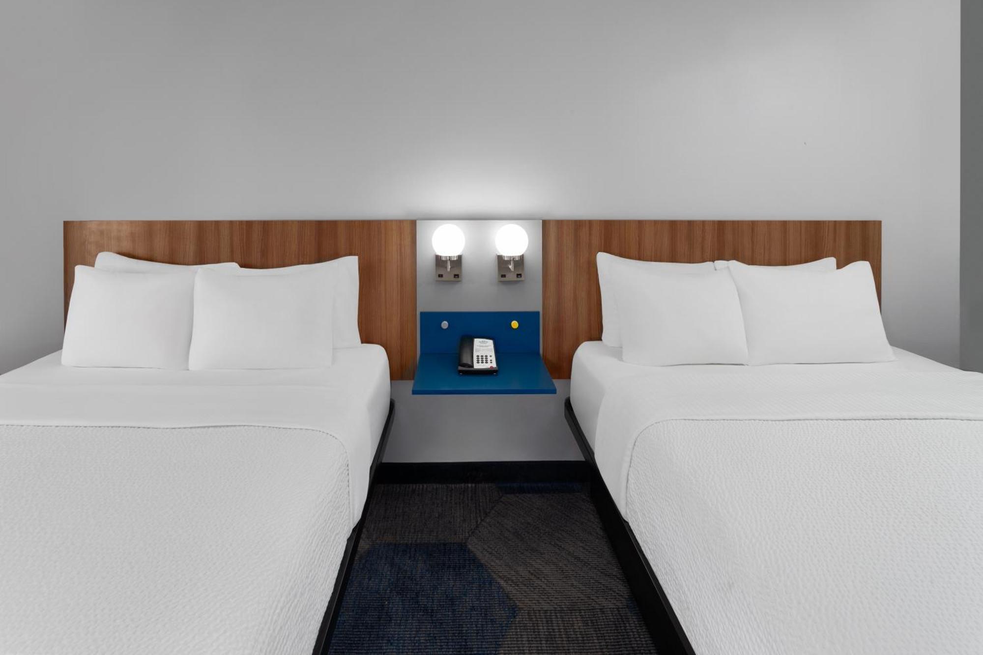 Microtel Inn By Wyndham Джейнсвил Екстериор снимка